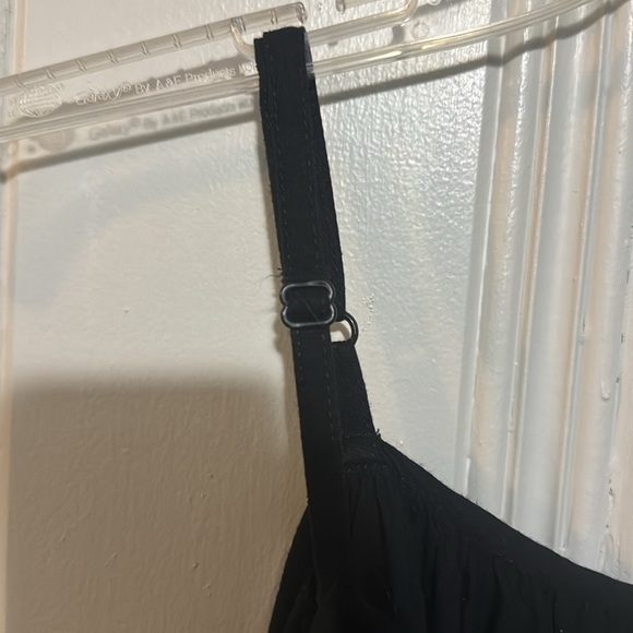 Black Off Shoulder Blouse w/ Floral Design Flowing Sleeves by Feathers Size 2X - Picture 5 of 6